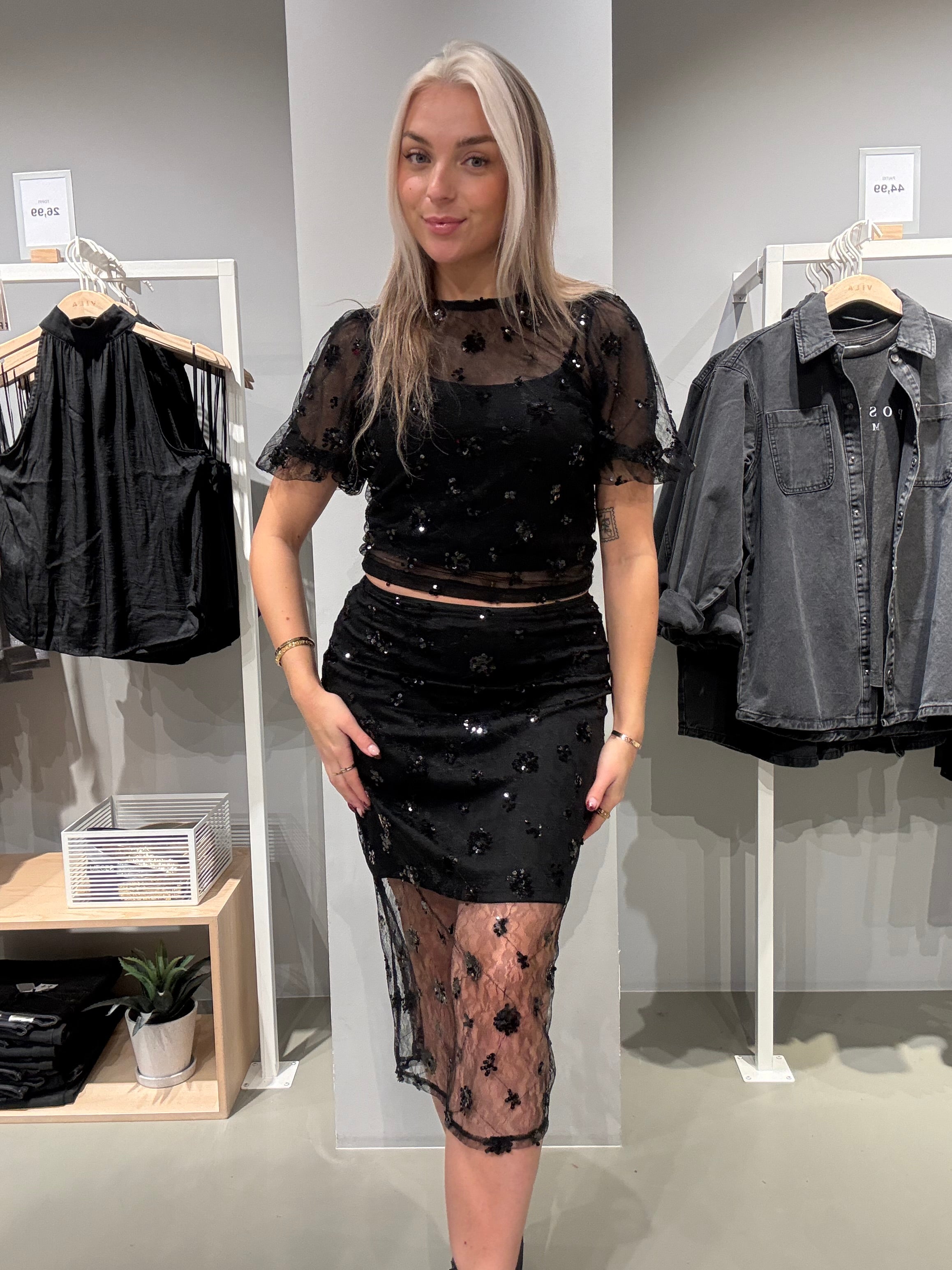 VIADA Cardigan - Black Beauty